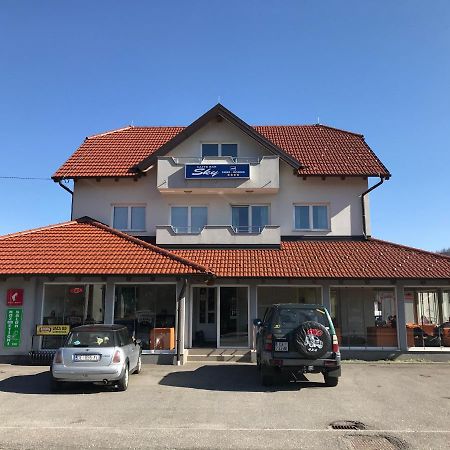 Sobe Sky Hotel Fuzine Ngoại thất bức ảnh